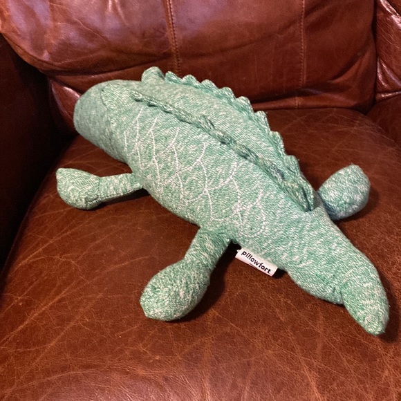 pillowfort alligator